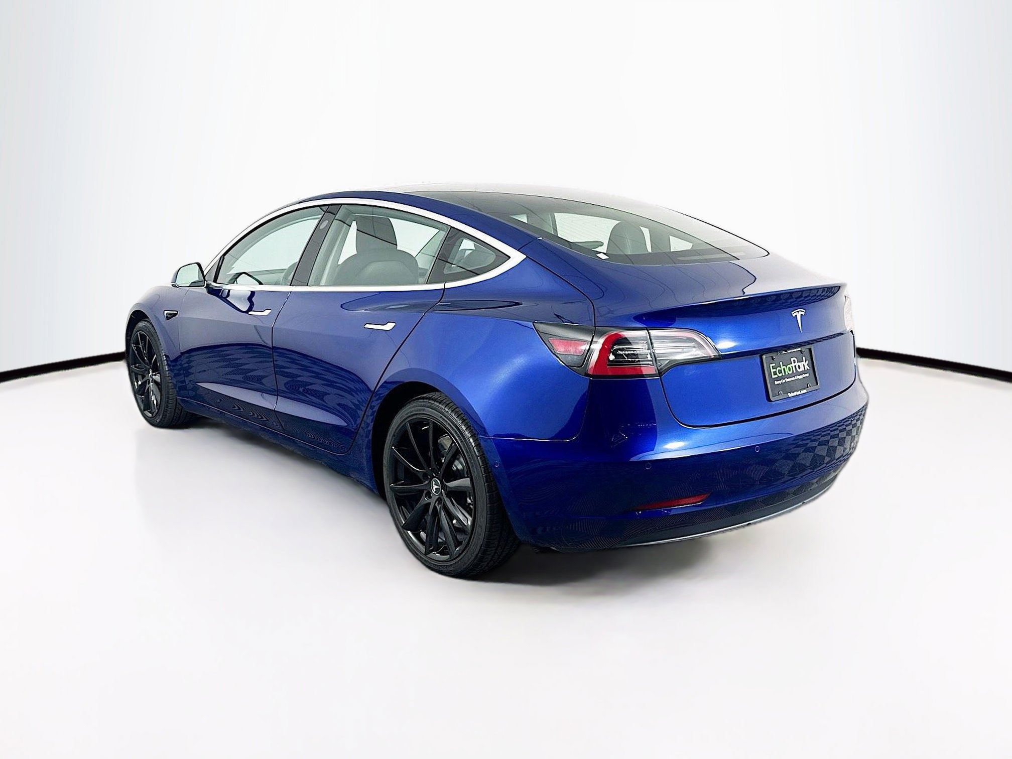 Used 2018 Tesla Model 3 Mid Range image 5
