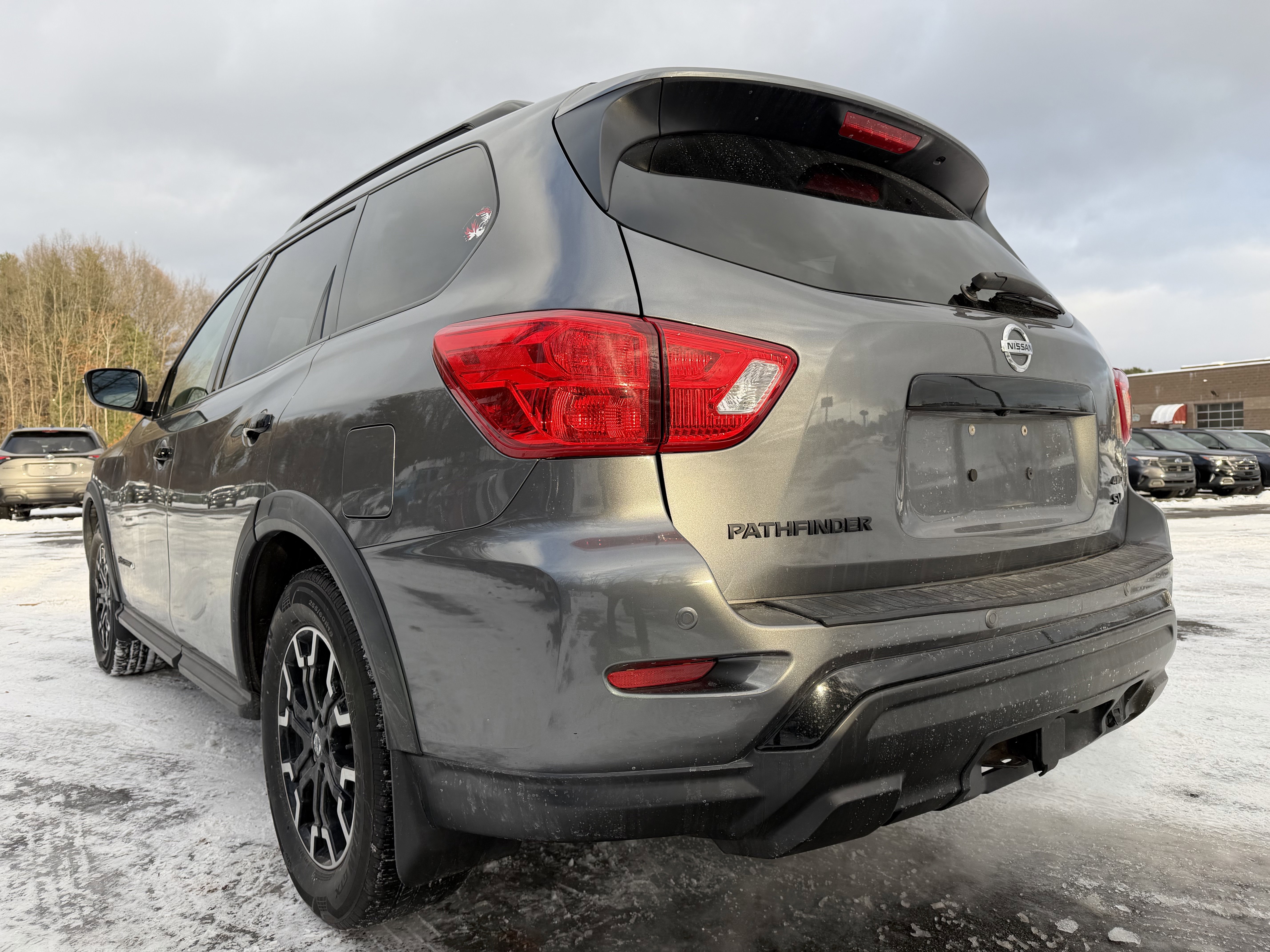 Used 2020 Nissan Pathfinder SV w/ Rock Creek Edition image 8