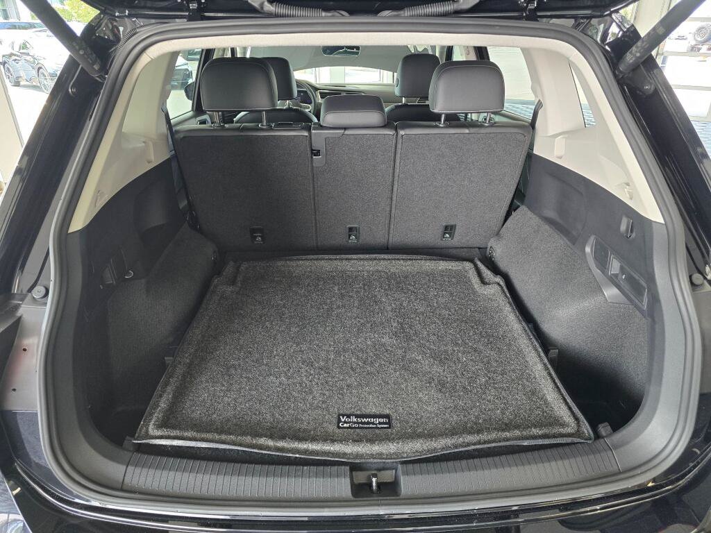 Used 2024 Volkswagen Tiguan SE w/ MDO Package, Two-Row AWD/4WD image 15