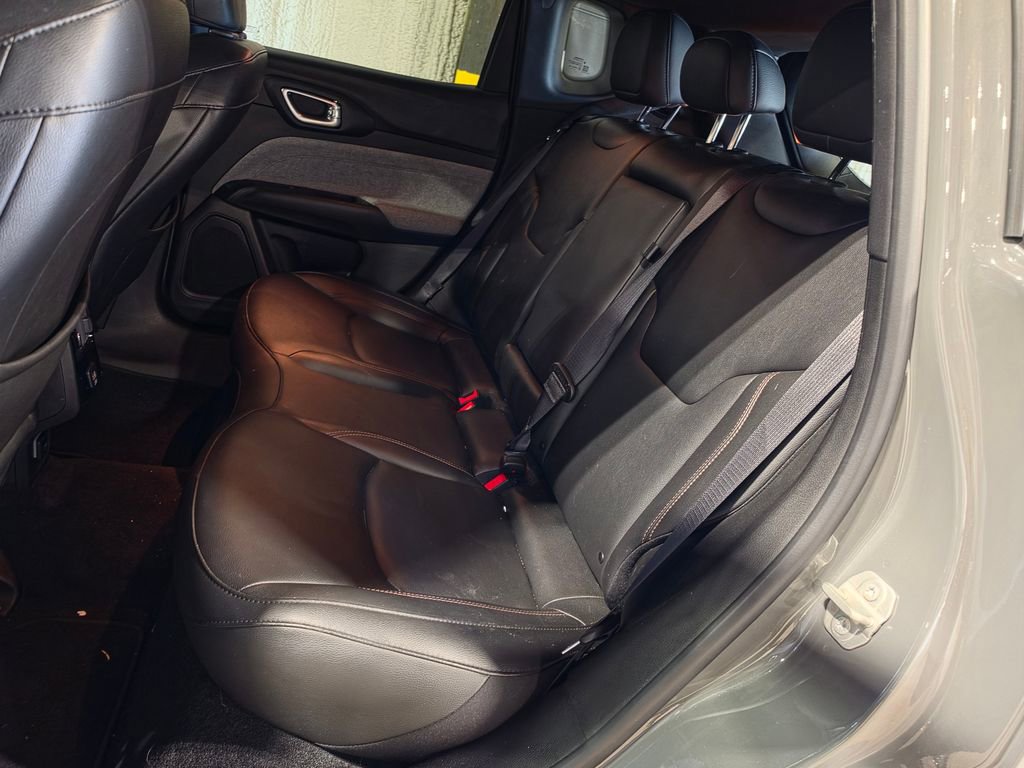 Used 2024 Jeep Compass Latitude AWD/4WD image 7