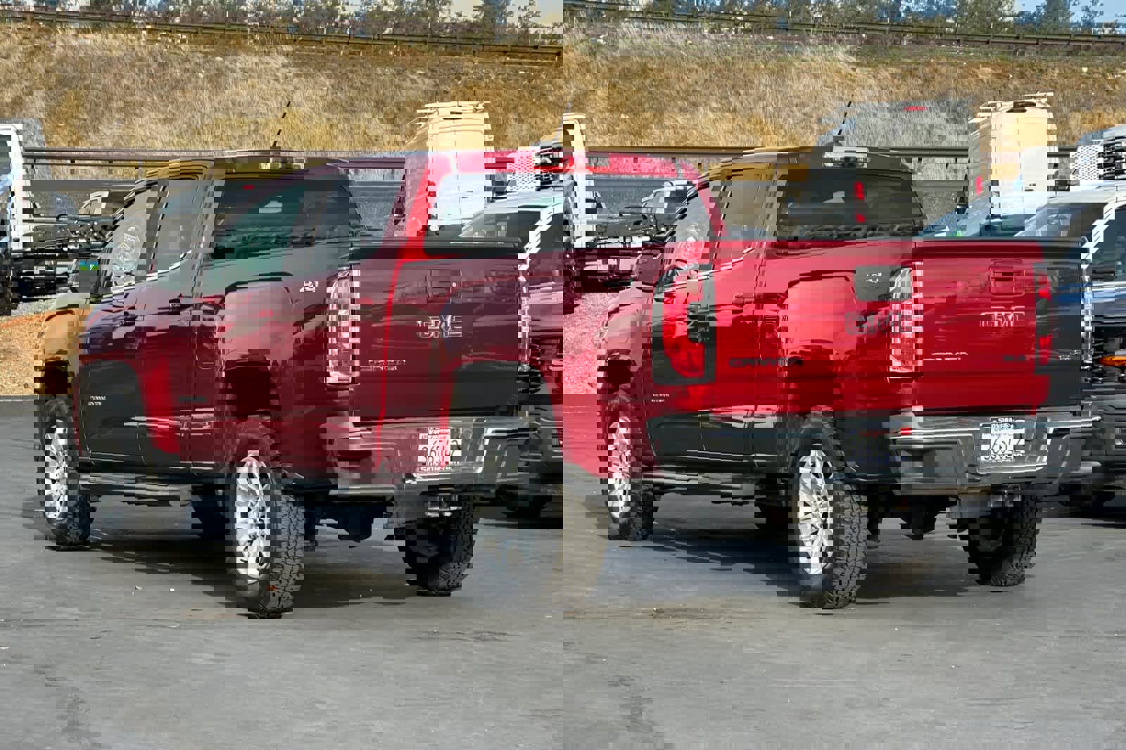 Used 2017 GMC Canyon SLE image 6