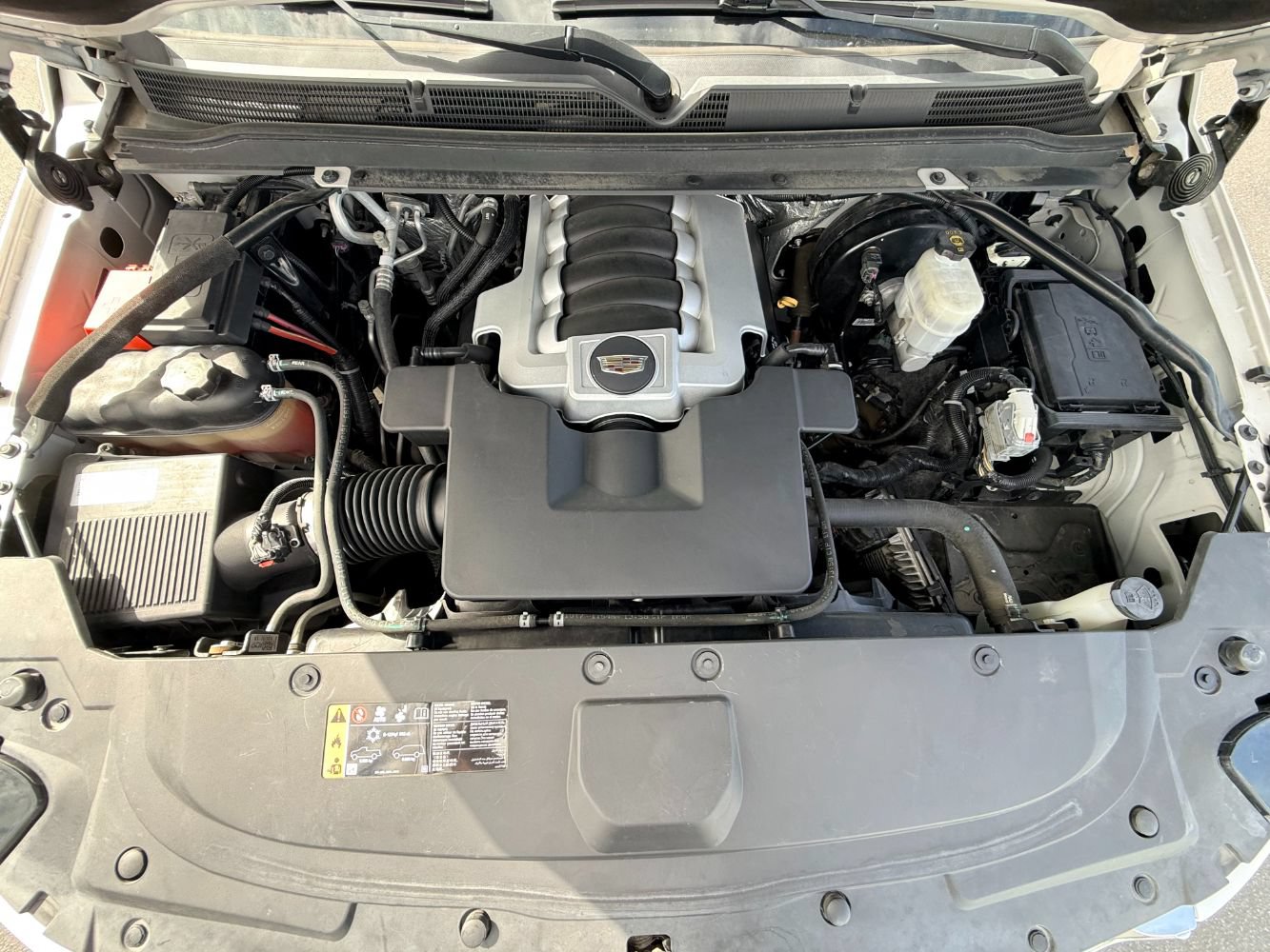 Used 2017 Cadillac Escalade Platinum AWD/4WD image 3