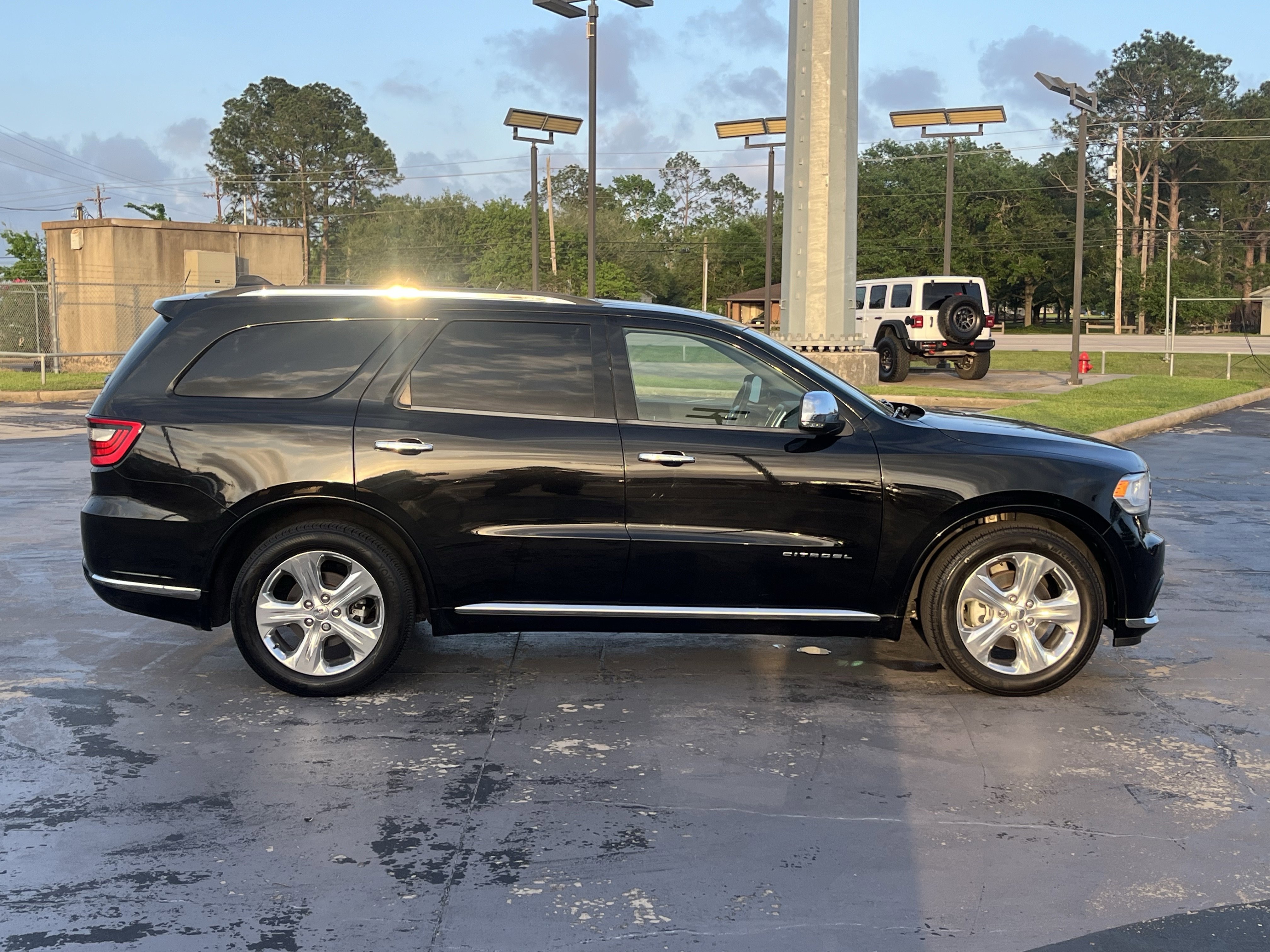 Used 2017 Dodge Durango Citadel w/ Technology Group image 10