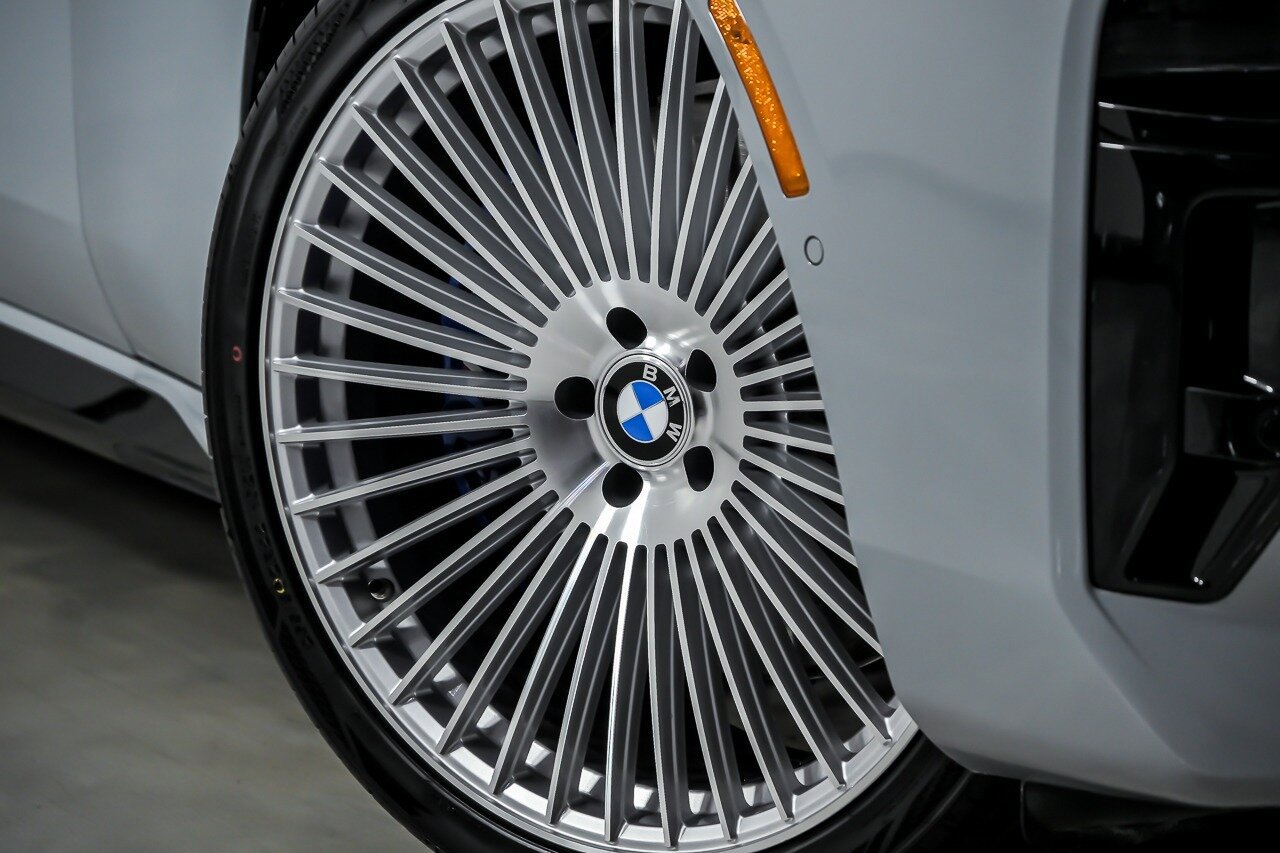 Used 2024 BMW 760i xDrive image 4