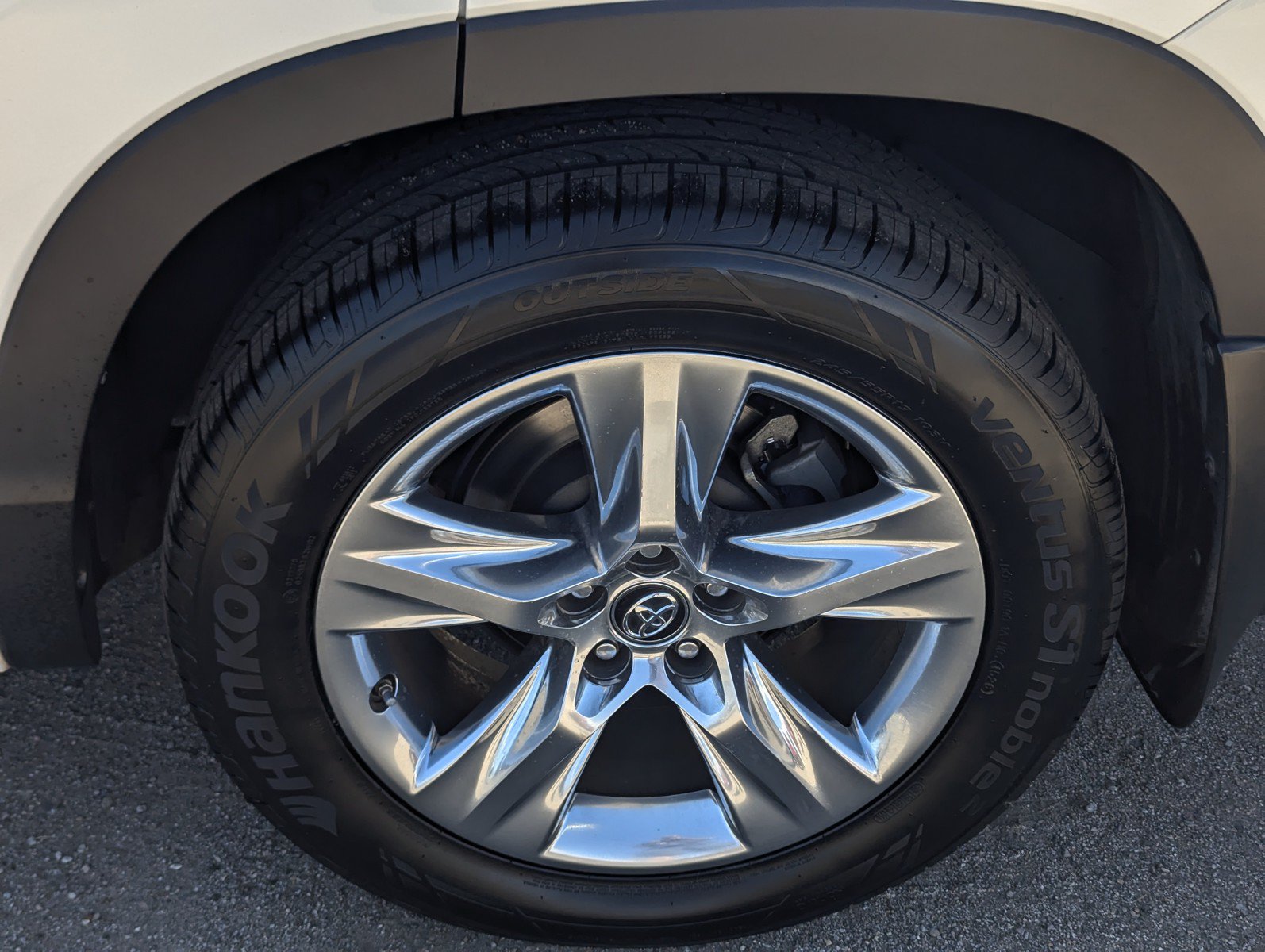 Used 2018 Toyota Highlander Limited AWD/4WD image 7