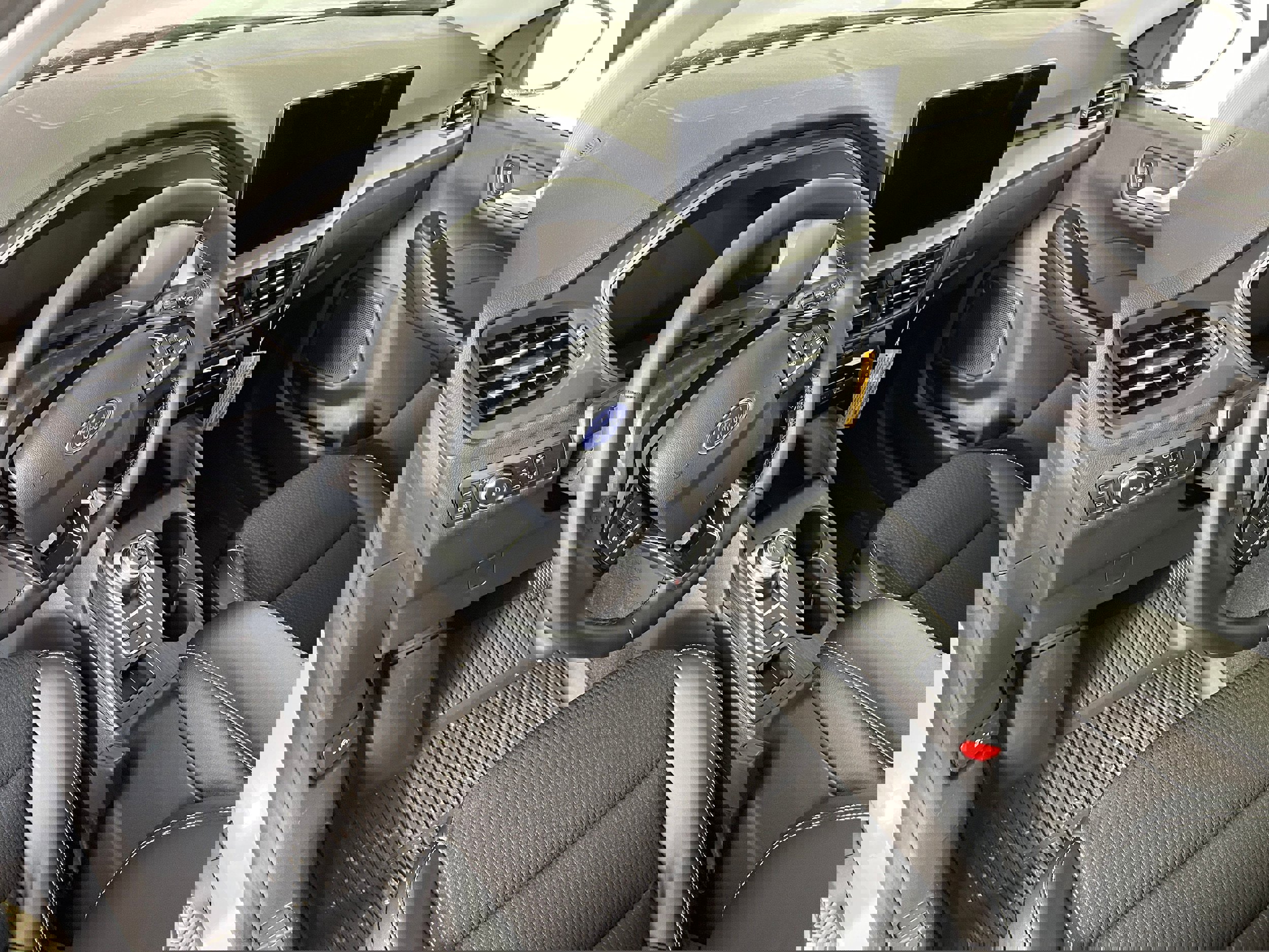 New 2025 Ford Escape SE w/ Class II Trailer Tow Package image 3