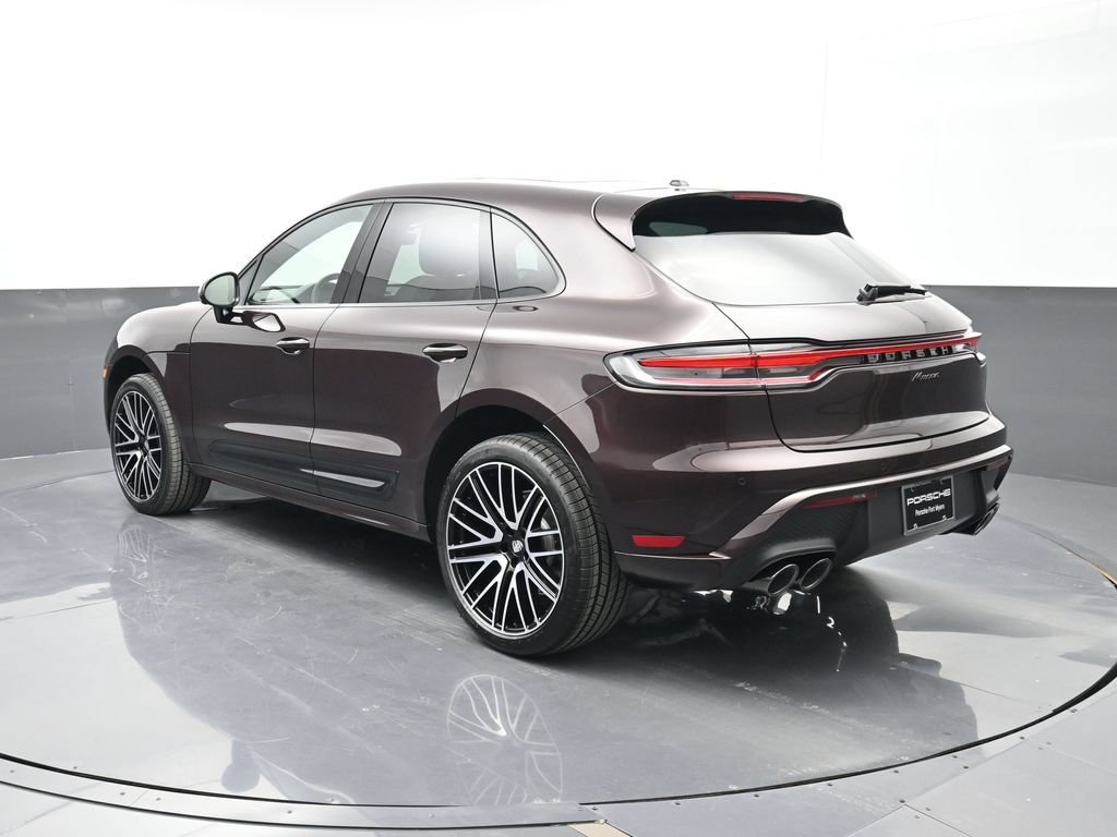 Certified 2026 Porsche Macan AWD/4WD image 3