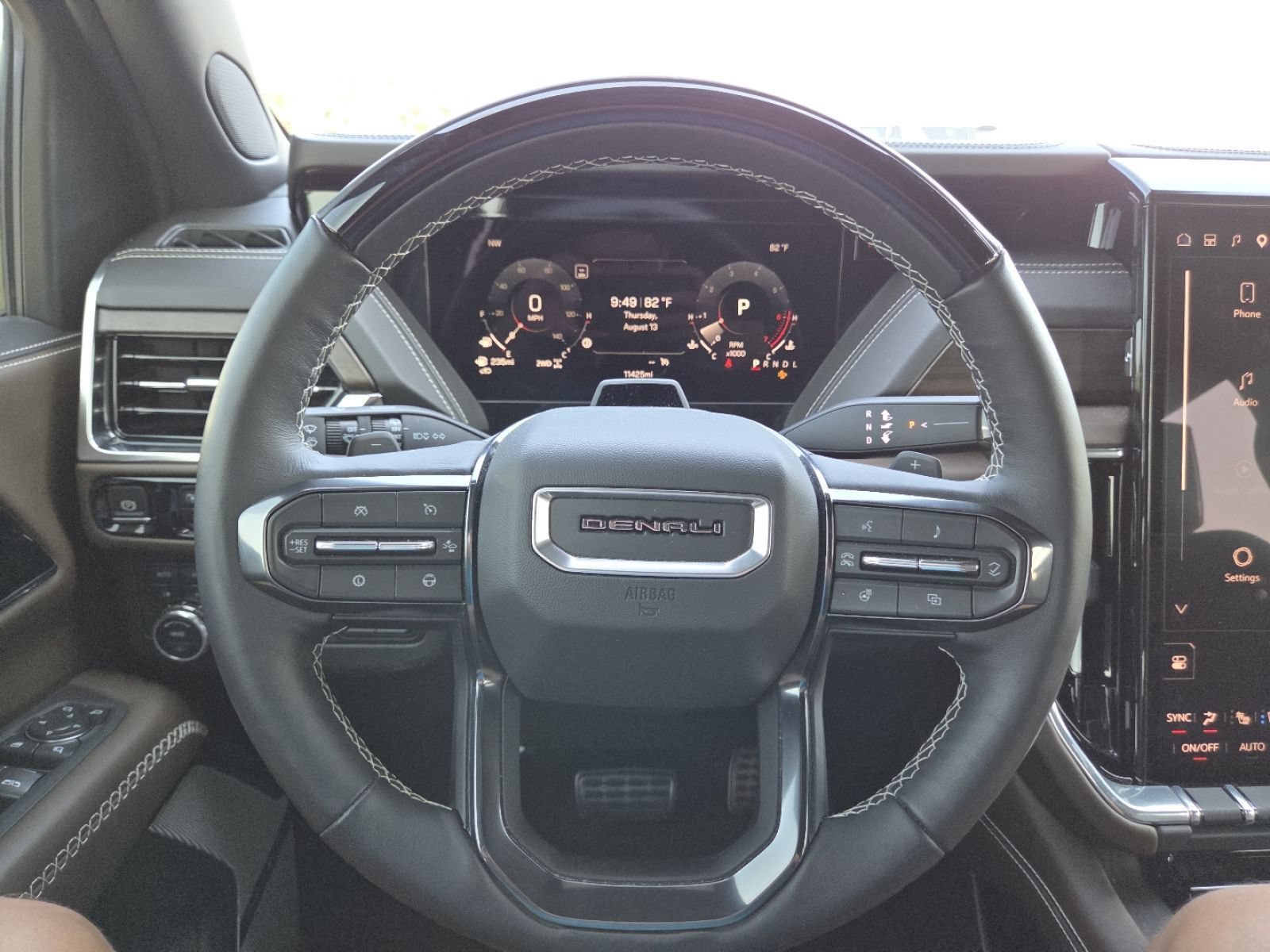 Used 2025 GMC Yukon XL Denali Ultimate AWD/4WD image 36