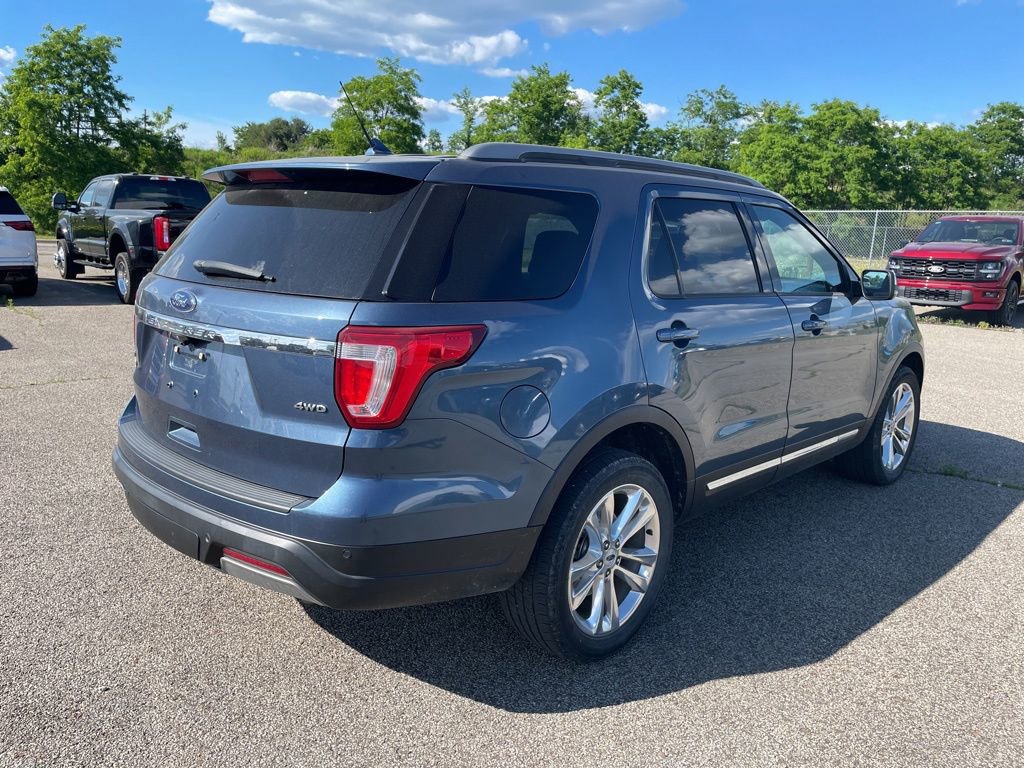 Used 2019 Ford Explorer XLT w/ Equipment Group 202A AWD/4WD image 6