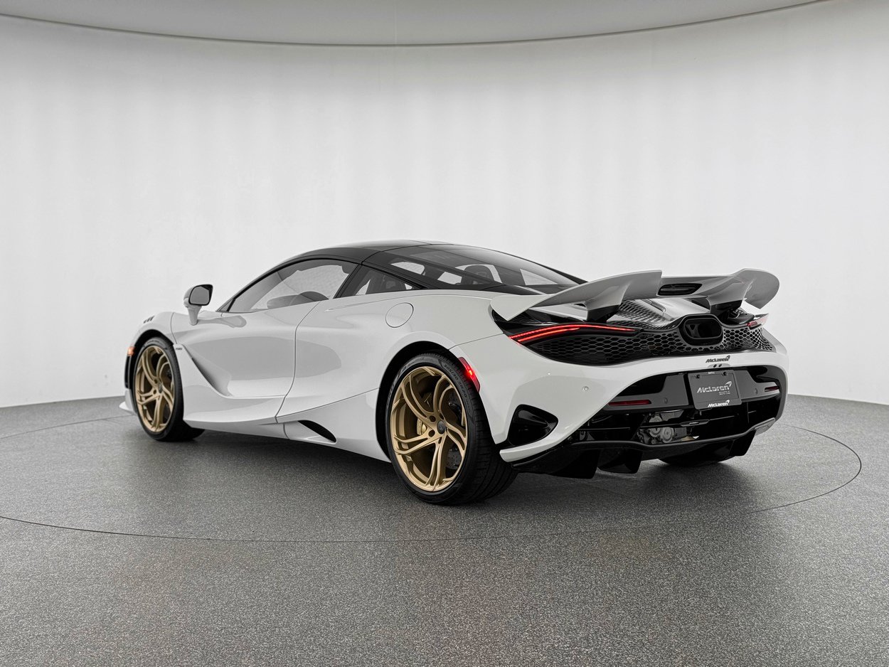 Used 2026 McLaren 750S RWD image 3