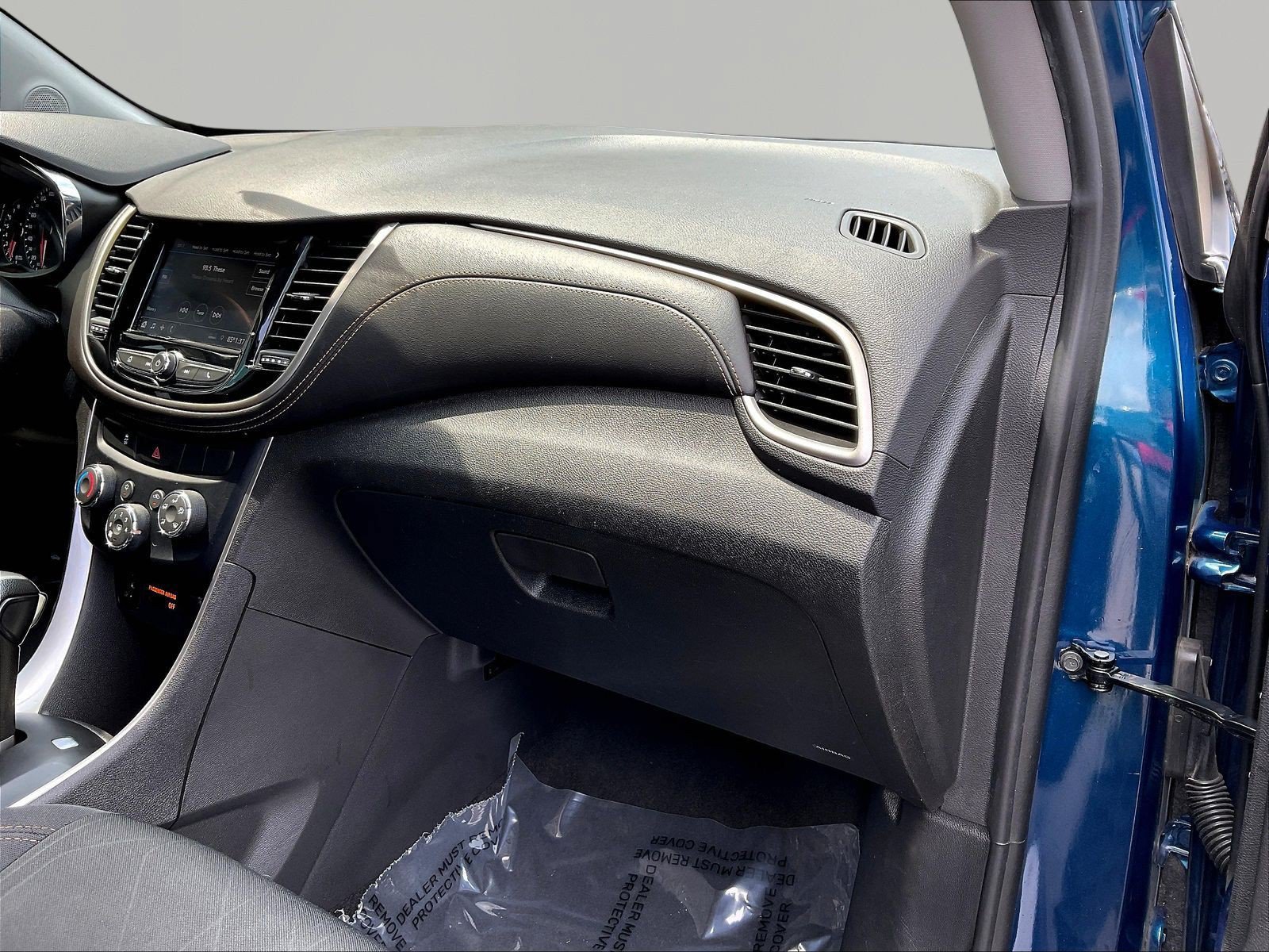 Used 2020 Chevrolet Trax LT FWD image 25