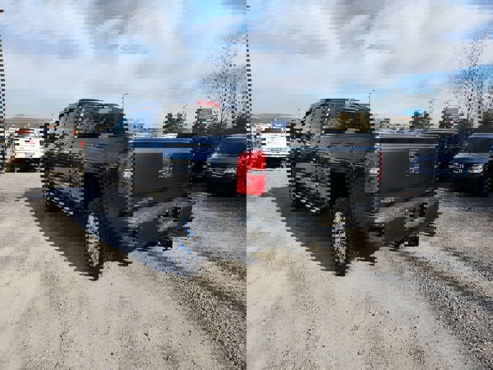 Used 2019 GMC Sierra 2500 Denali w/ Duramax Plus Package image 3