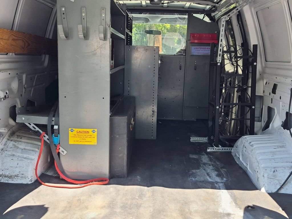 Used 2010 Ford E-250 and Econoline 250 RWD image 7