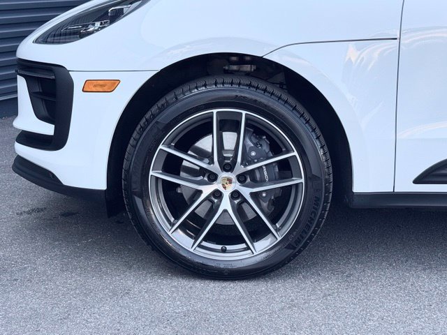 Certified 2026 Porsche Macan AWD/4WD image 11