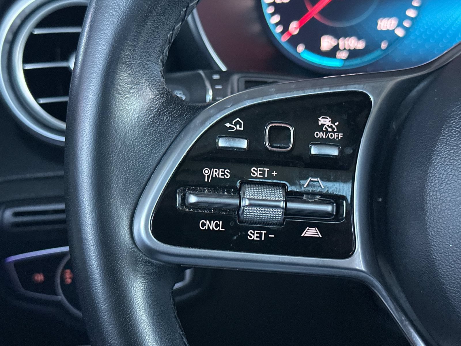 Used 2020 Mercedes-Benz GLC 350e 4MATIC image 26