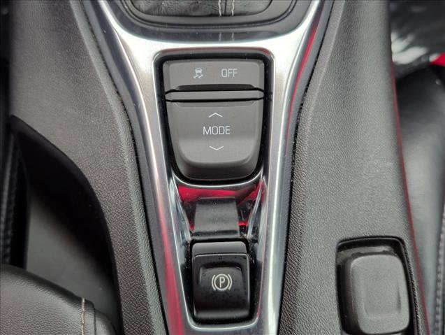 Used 2020 Chevrolet Camaro LT RWD image 16