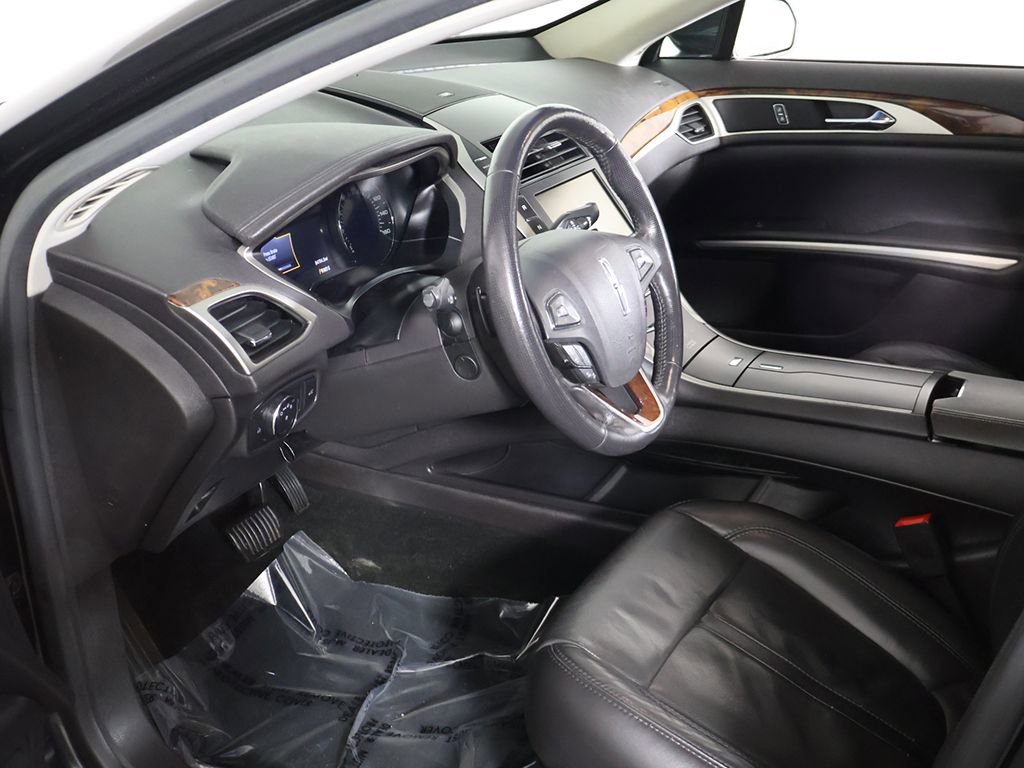 Used 2014 Lincoln MKZ image 24