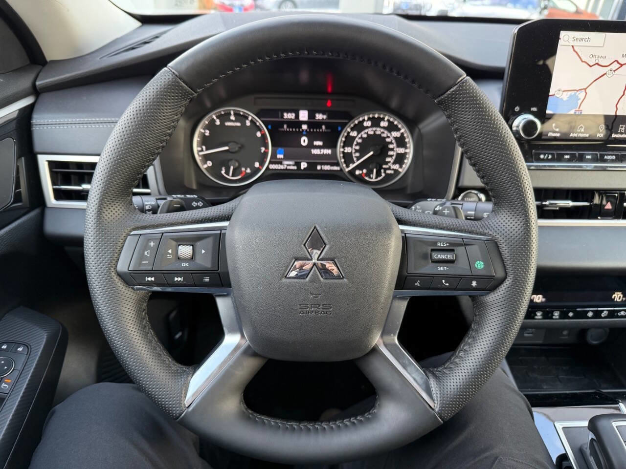 Used 2024 Mitsubishi Outlander SE image 22