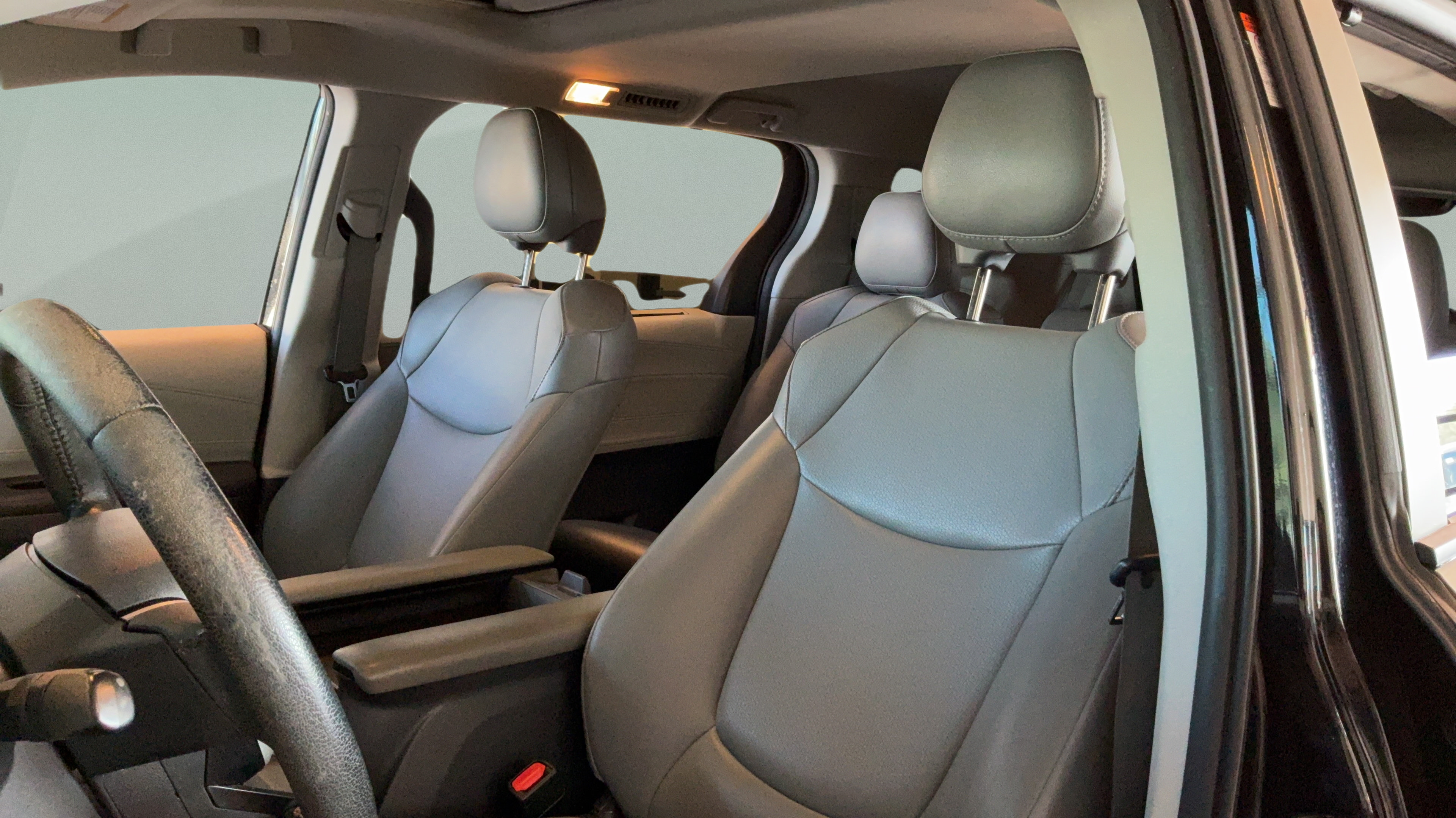 Used 2021 Toyota Sienna XLE FWD image 23