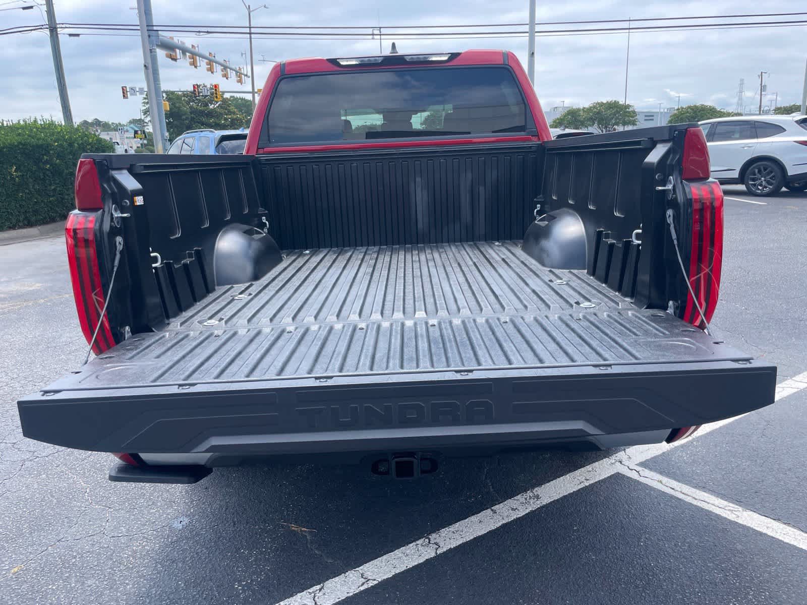 Used 2025 Toyota Tundra Limited AWD/4WD image 21