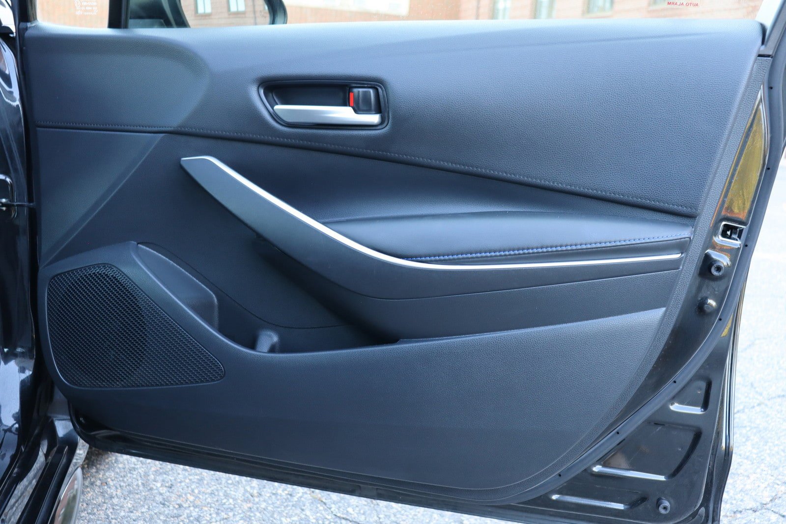 Used 2020 Toyota Corolla SE w/ SE Premium Package FWD image 35