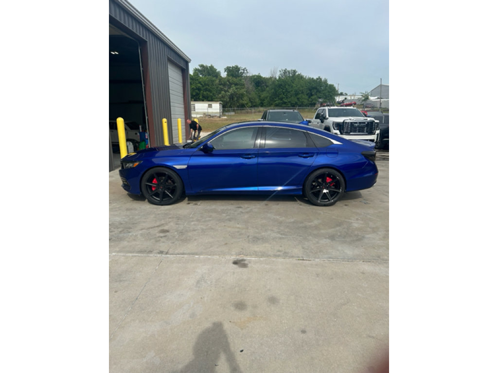 Used 2018 Honda Accord Sport image 4