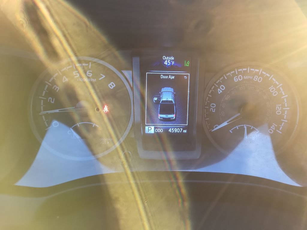 Used 2023 Toyota Tacoma TRD Off-Road w/ Technology Package image 31