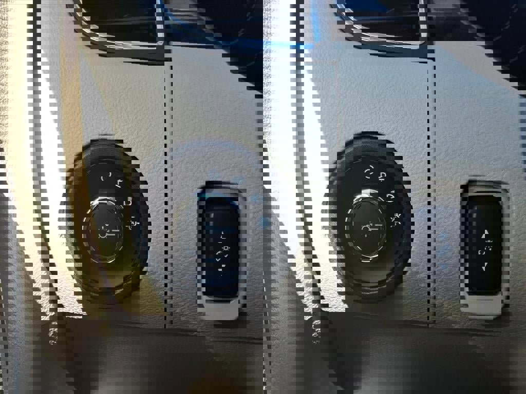 Used 2016 Ford Taurus Limited image 30