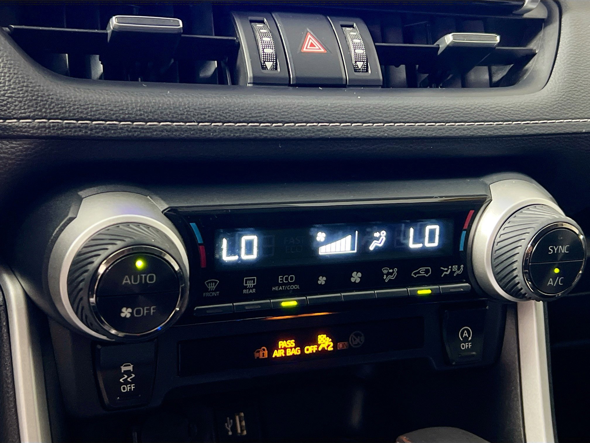 Used 2024 Toyota RAV4 XLE Premium image 27