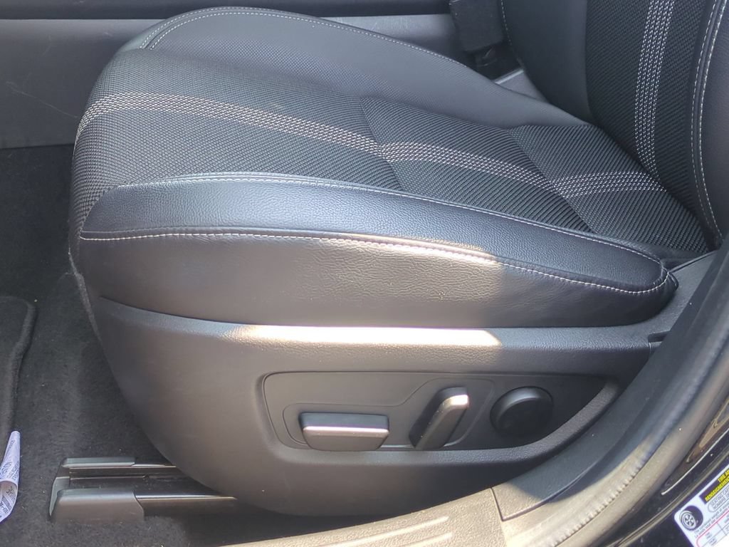 Used 2025 MAZDA CX-50 AWD 2.5 S w/ Preferred Package image 14