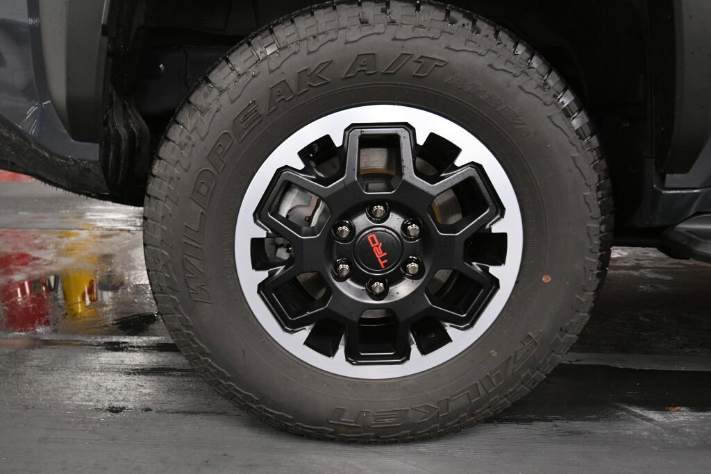 Used 2025 Toyota 4Runner TRD Off-Road Premium w/ Tow Technology Package image 32