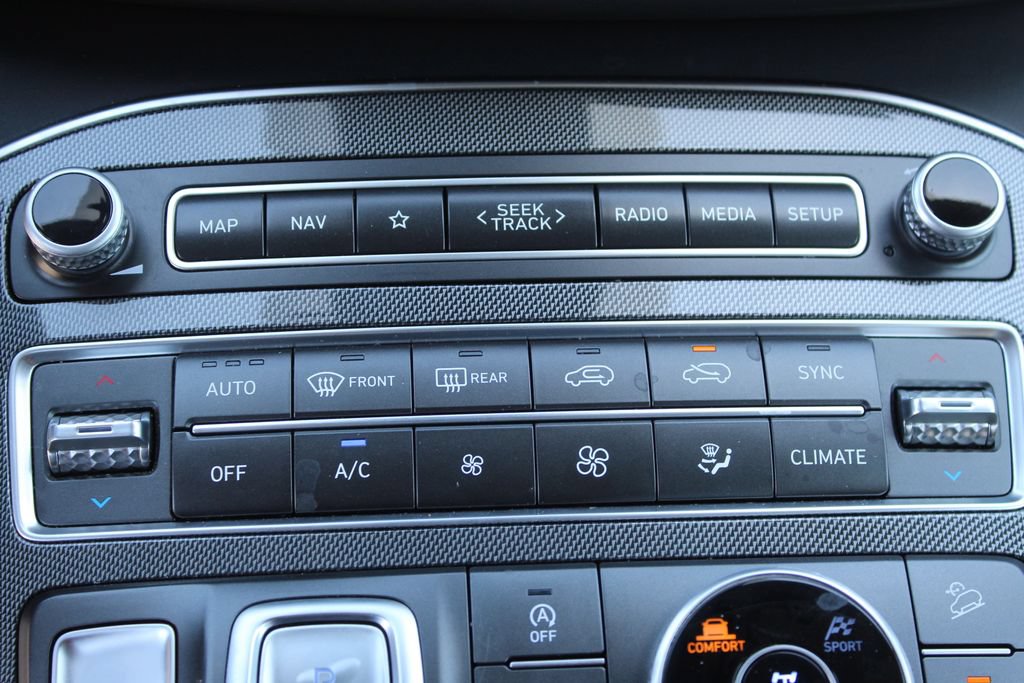Used 2023 Hyundai Santa Fe Limited AWD/4WD image 26