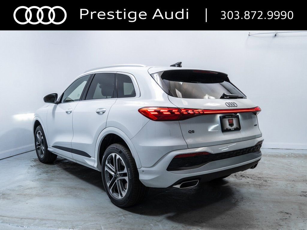 Used 2025 Audi Q5 Premium w/ Convenience Package image 4