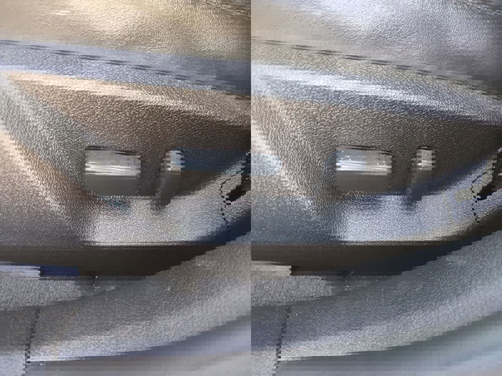 Used 2010 Cadillac CTS Luxury image 17