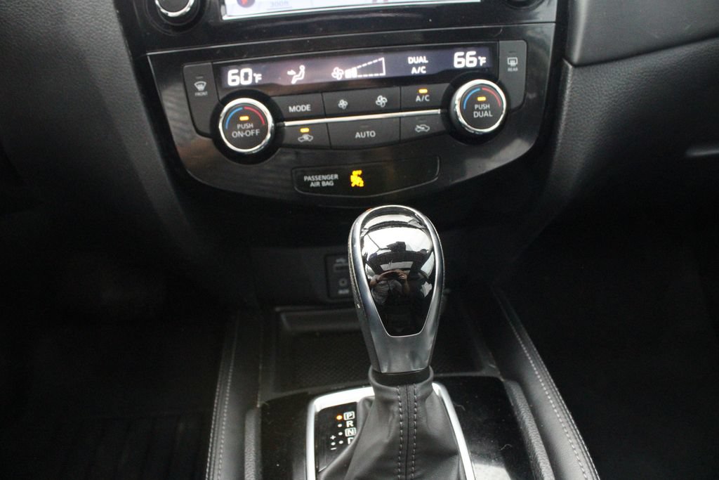 Used 2017 Nissan Rogue SL w/ SL Premium Package AWD/4WD image 38