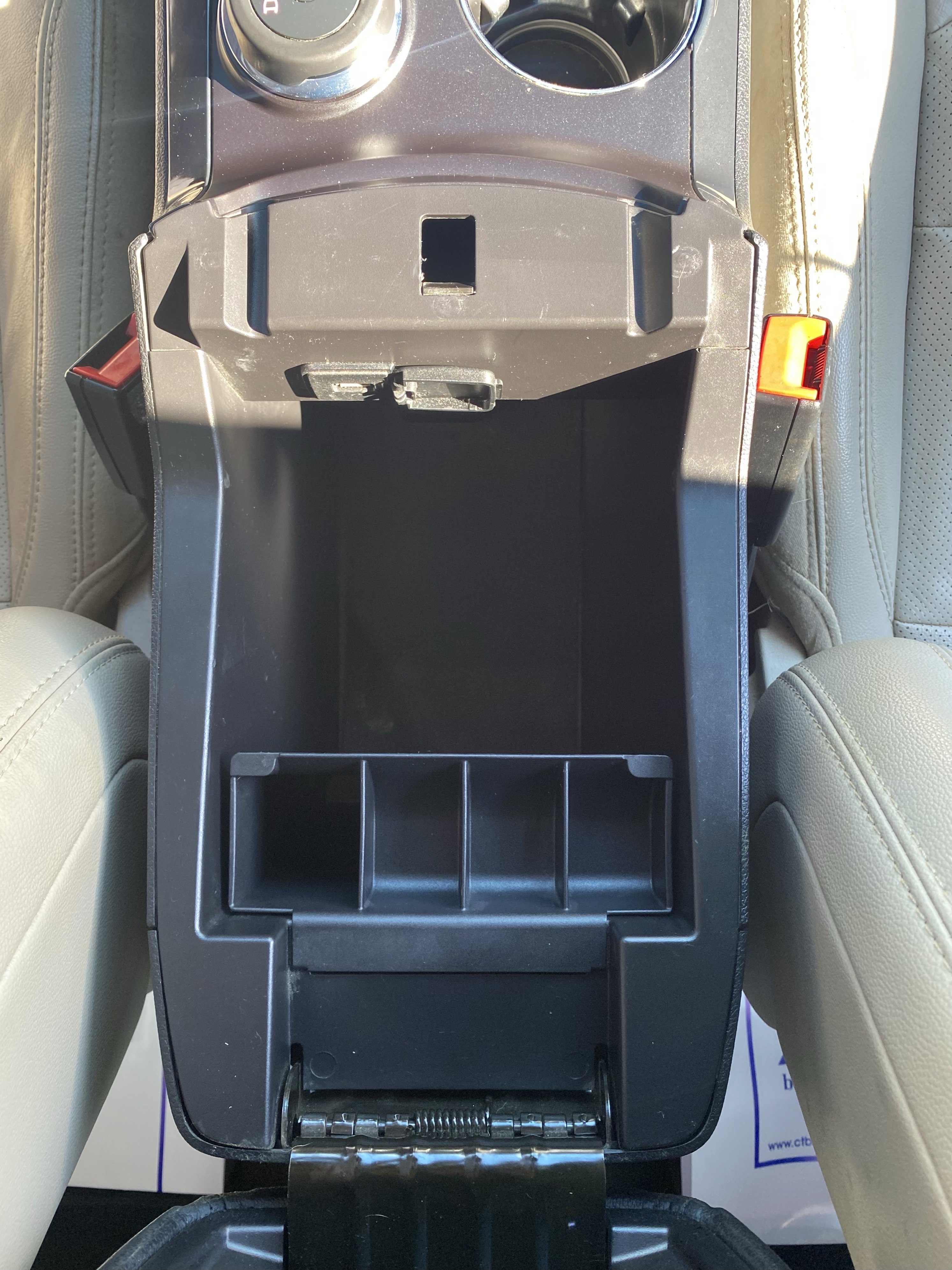 Used 2018 Ford Explorer Limited image 19