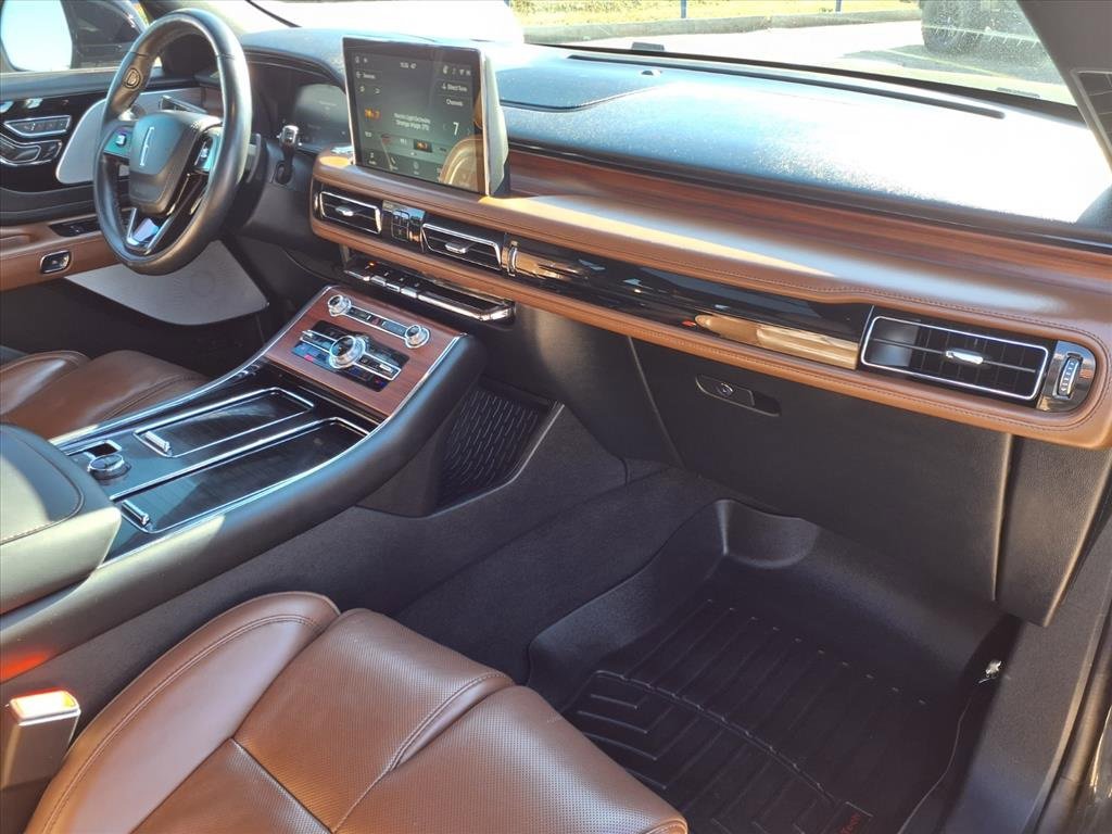 Used 2022 Lincoln Aviator Reserve w/ Equipment Group 201A image 28