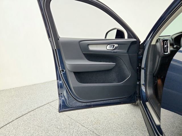 New 2026 Volvo XC40 B5 Core w/ Climate Package image 22