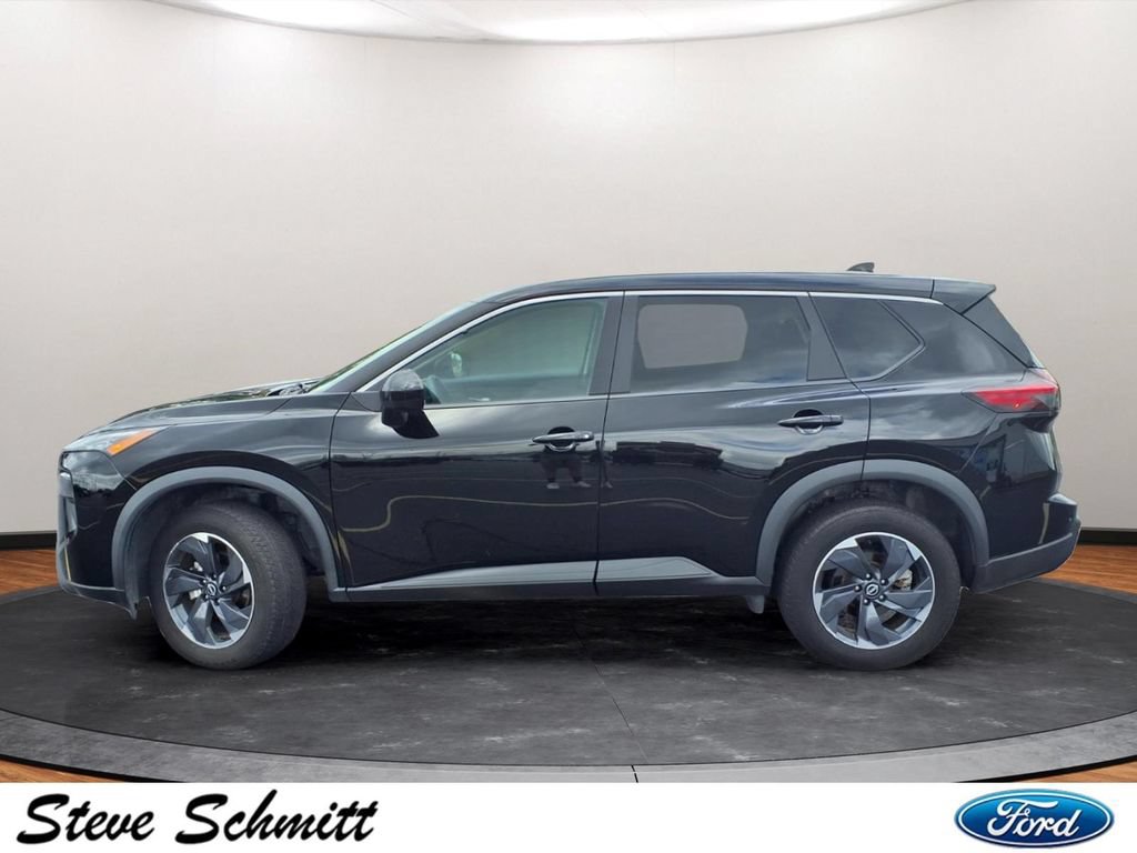 Used 2024 Nissan Rogue SV FWD image 2