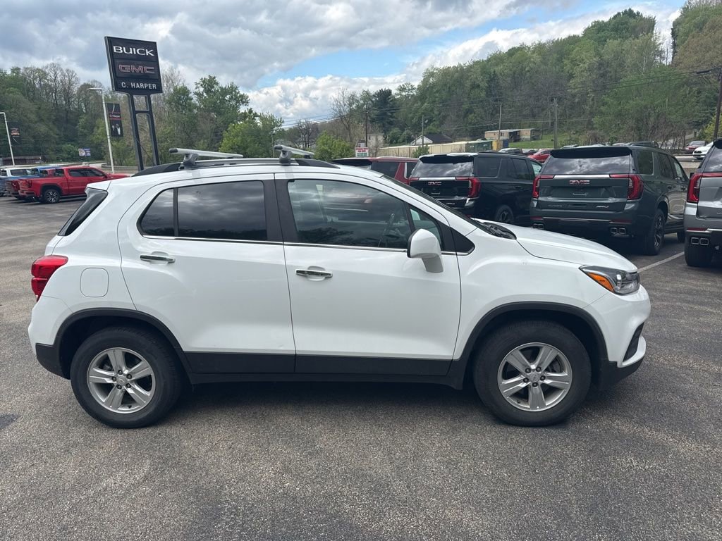 Used 2019 Chevrolet Trax LT w/ LT Convenience Package AWD/4WD image 2