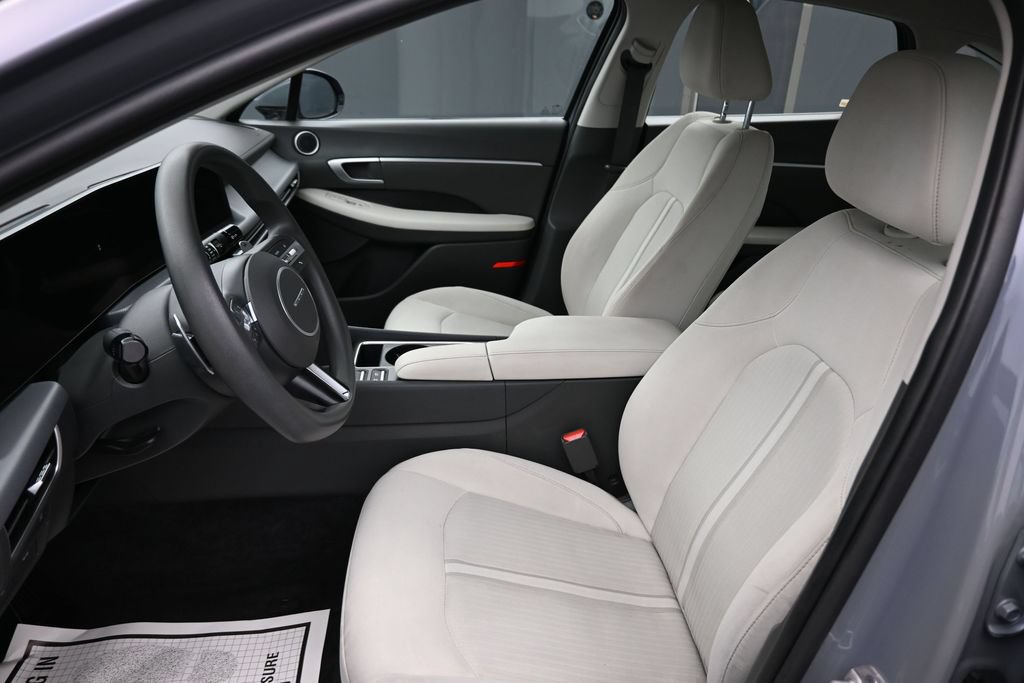 Used 2025 Hyundai Sonata SEL FWD image 10