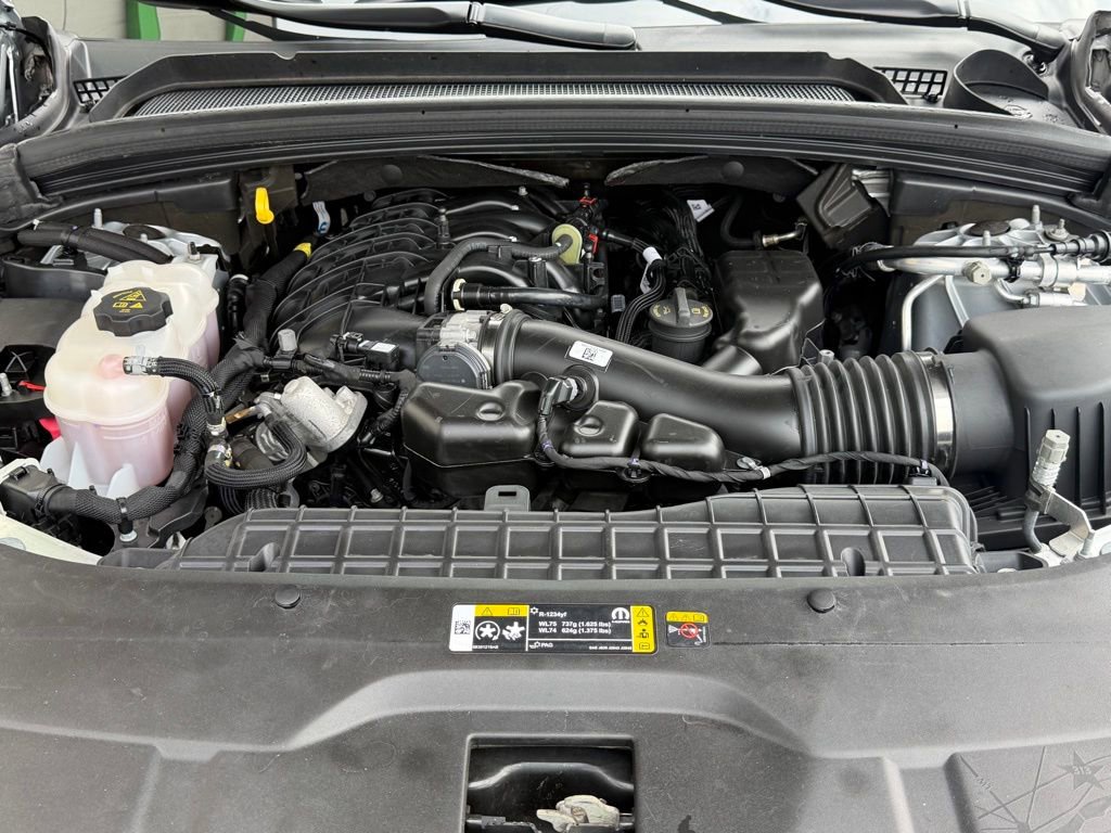 Used 2023 Jeep Grand Cherokee Altitude image 7