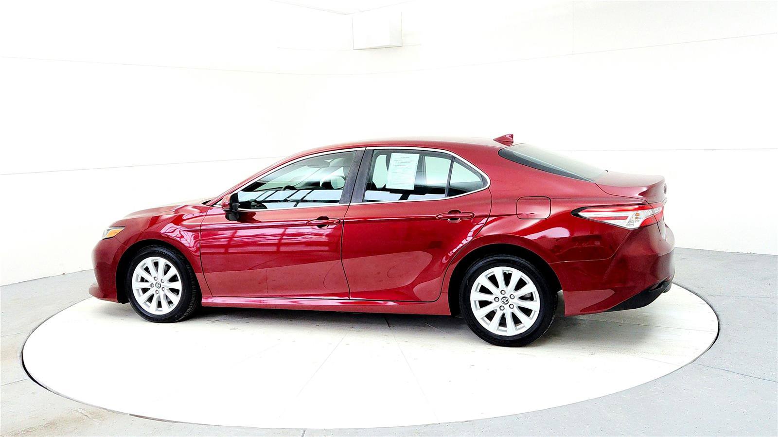 Used 2019 Toyota Camry LE w/ Carpet Mat Package image 4