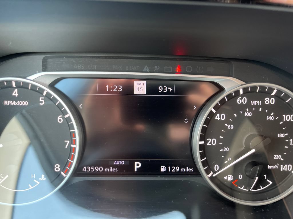 Used 2023 Nissan Pathfinder SL AWD/4WD image 16