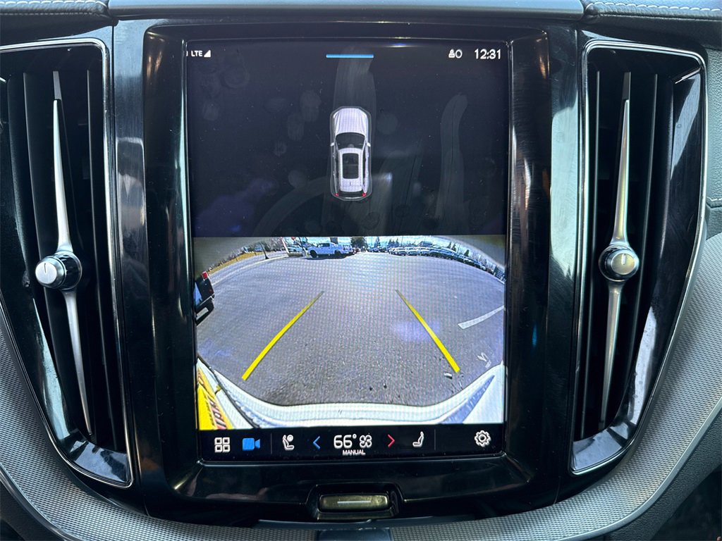 Used 2022 Volvo XC60 T8 R-Design image 8