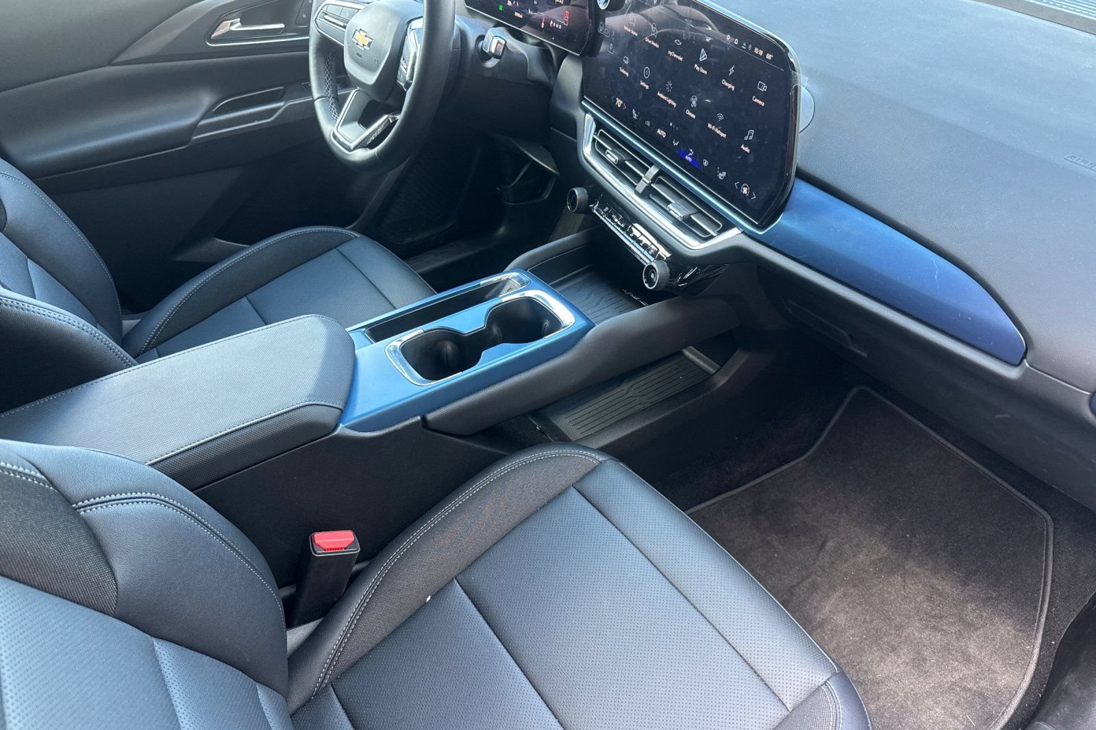 Used 2026 Chevrolet Equinox EV LT FWD image 20