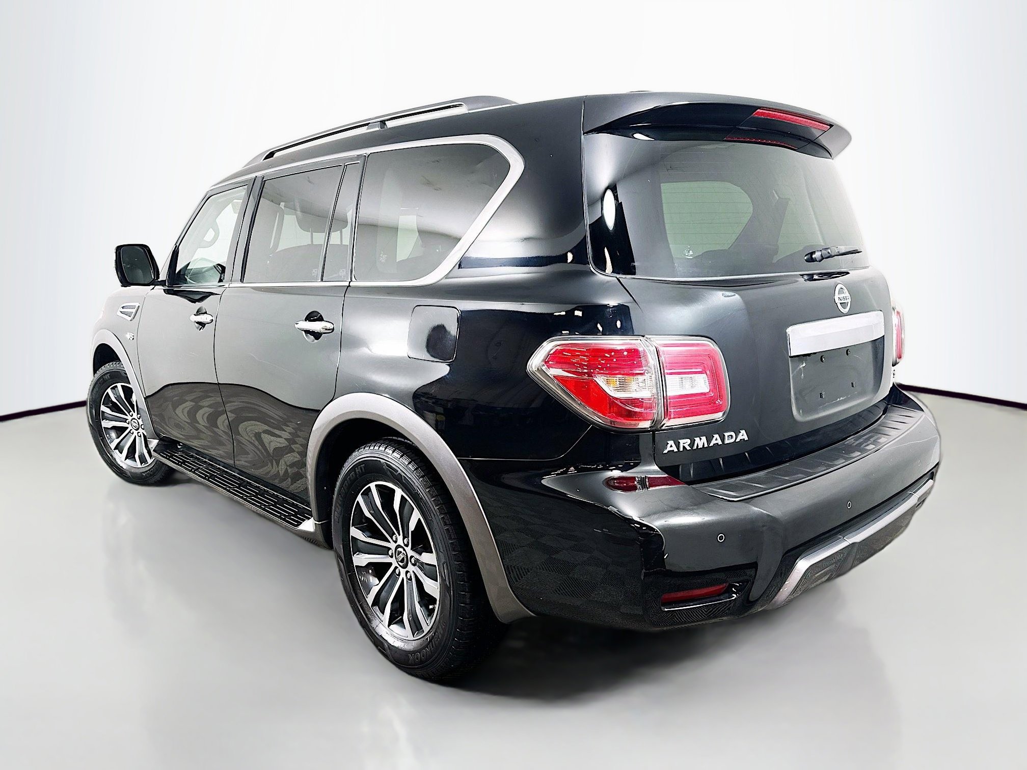 Used 2020 Nissan Armada SL w/ Premium Package AWD/4WD image 5