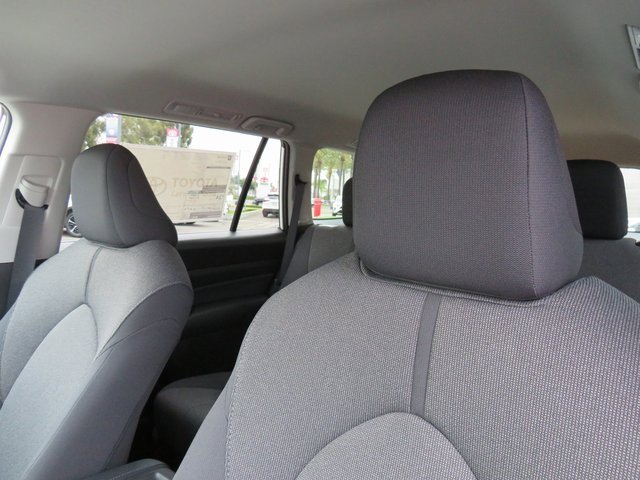 New 2026 Toyota Grand Highlander LE image 16