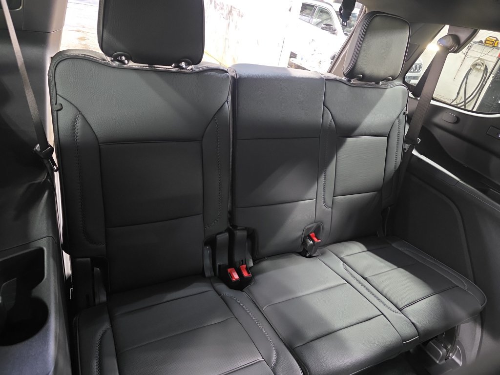 New 2026 GMC Yukon Denali w/ Denali Reserve Package AWD/4WD image 12