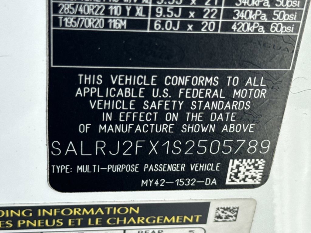 Used 2025 Land Rover Discovery S image 35